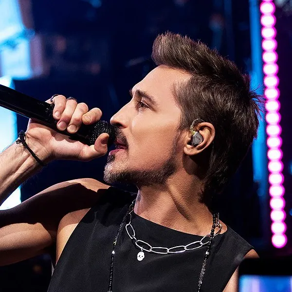 Дима Билан анонсировал новую программу и песни