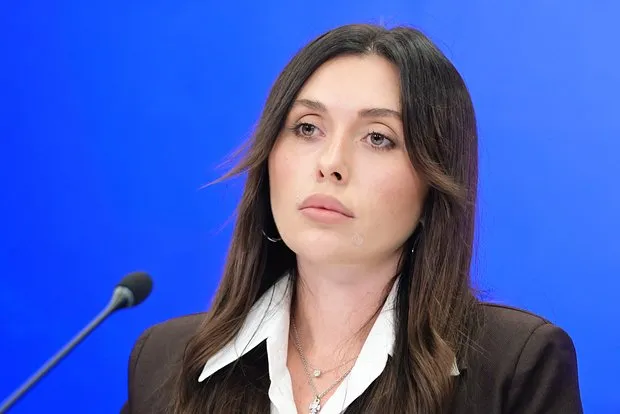 Ева Карицкая жёстко ответила Айзе на слова о смерти Паши Техника