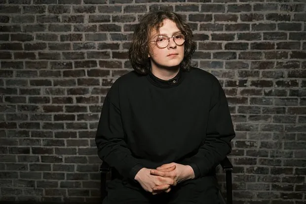 Илья Золотухин о своей книге: Лидер Бонд с кнопкой признал провал