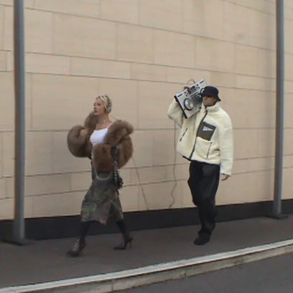 Клава Кока выпустила ЕР «Вечеринка» с Антоном Шаст...