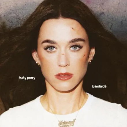 Кэти Перри: новый клип «Bandaids» о боли и расстав...