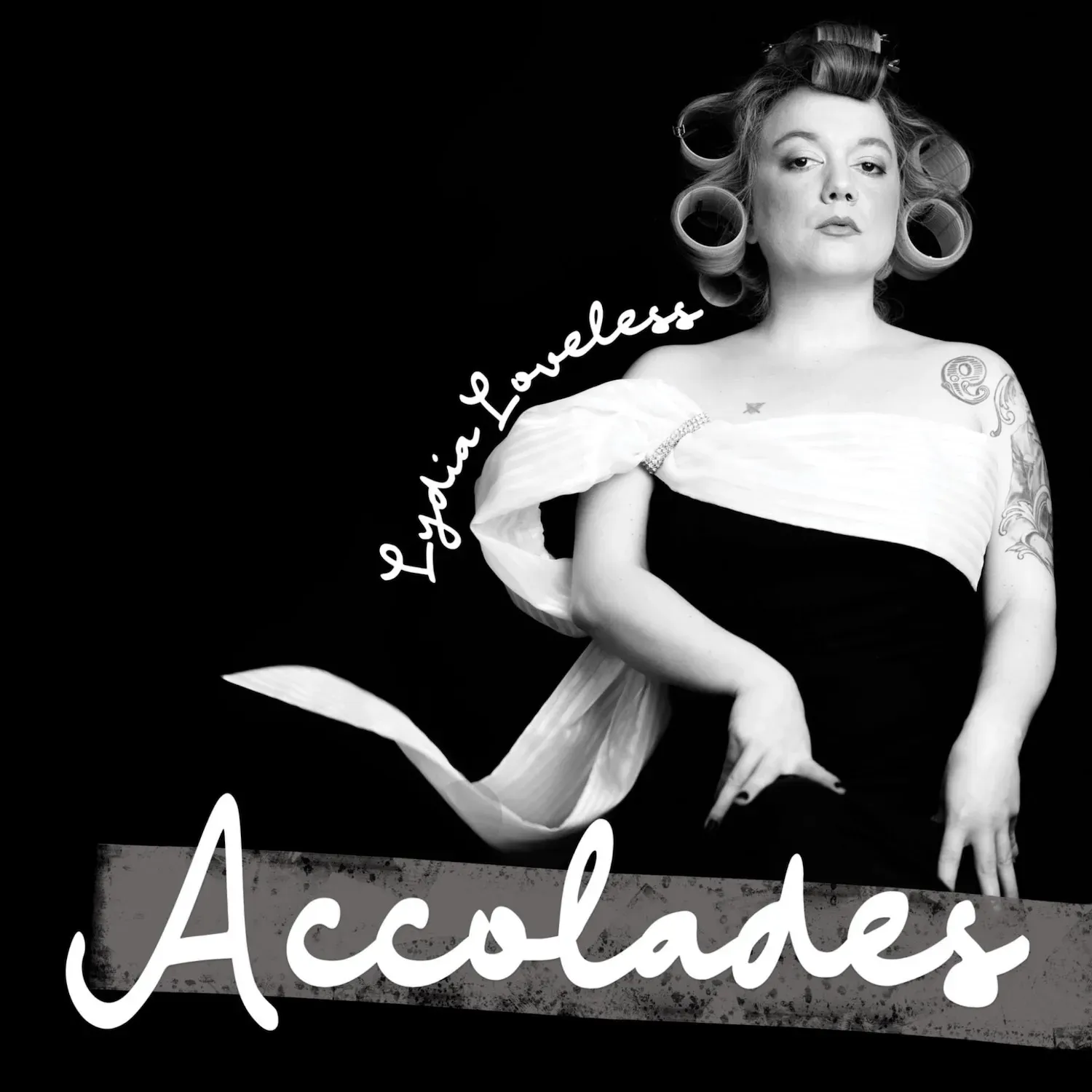Лайдия Лавлес анонсирует новый мини-альбом Accolades
