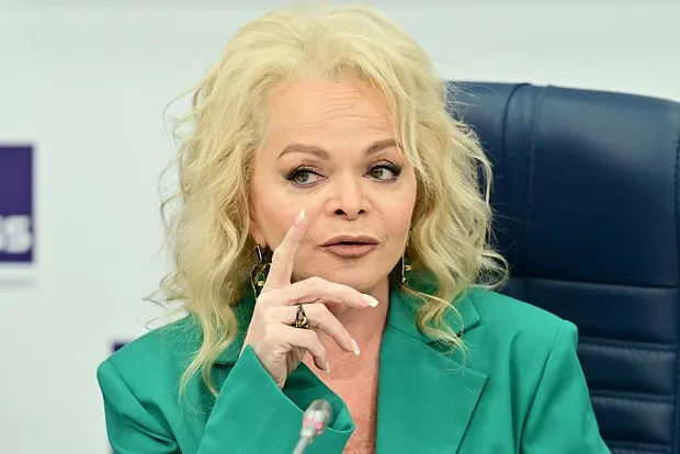 Лариса Долина: психотерапевт видит призн...