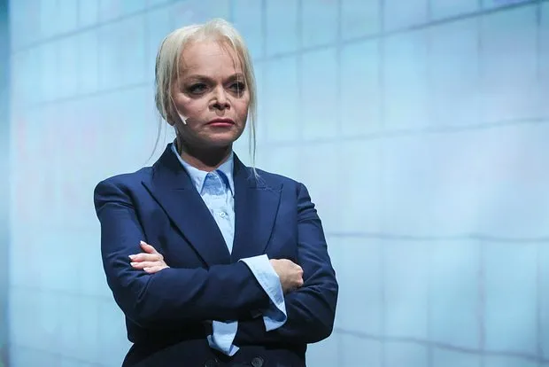 Лариса Долина о новом иске: мошенники забрали все