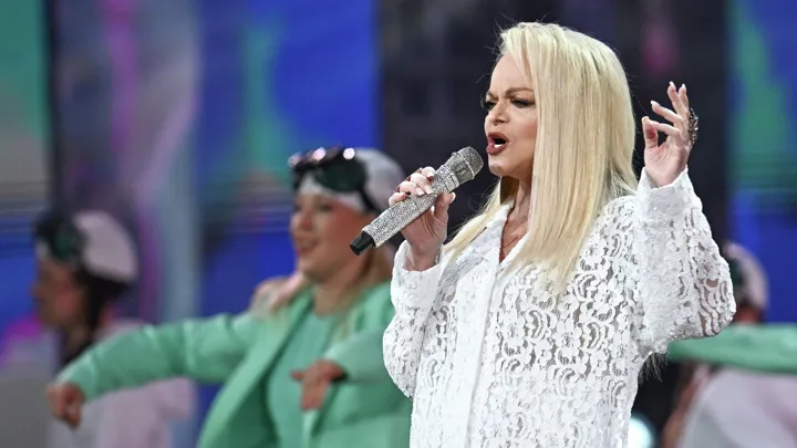 Лариса Долина выступит шесть раз до Ново...