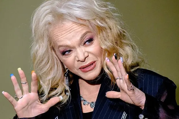 Скандал с квартирой Ларисы Долиной: мнен...