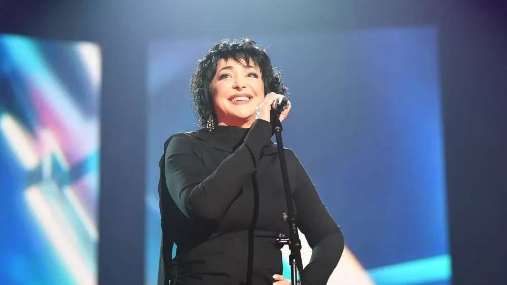 Лолита: "Я - работающий пенсионер"