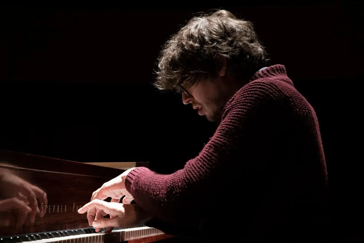 Пианист Лукас Дебарг: критика мешает творчеству