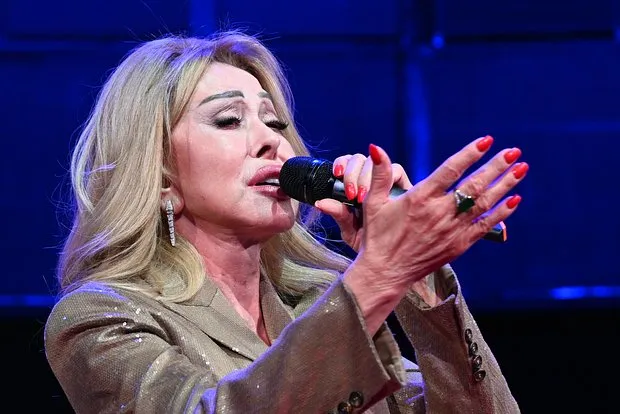 Успенская: пенсия унизительна, буду петь до конца