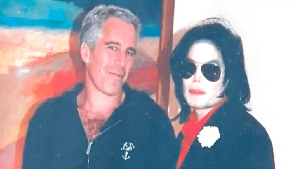 Майкл Джексон и Мик Джаггер на фото с Джеффри Эпшт...