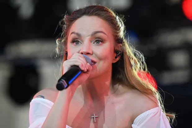 Певица МакSим откровенно рассказала о кошмарах реанимации и звуках ИВЛ
