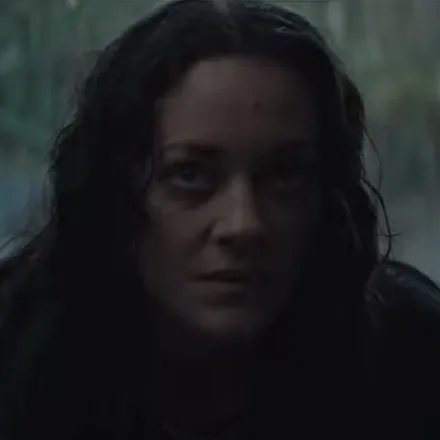 Марион Котийяр в триллере «Карма»: трейлер и дата выхода