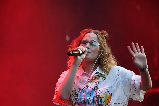 Монеточку ограничили в выступлениях после отека Кв...