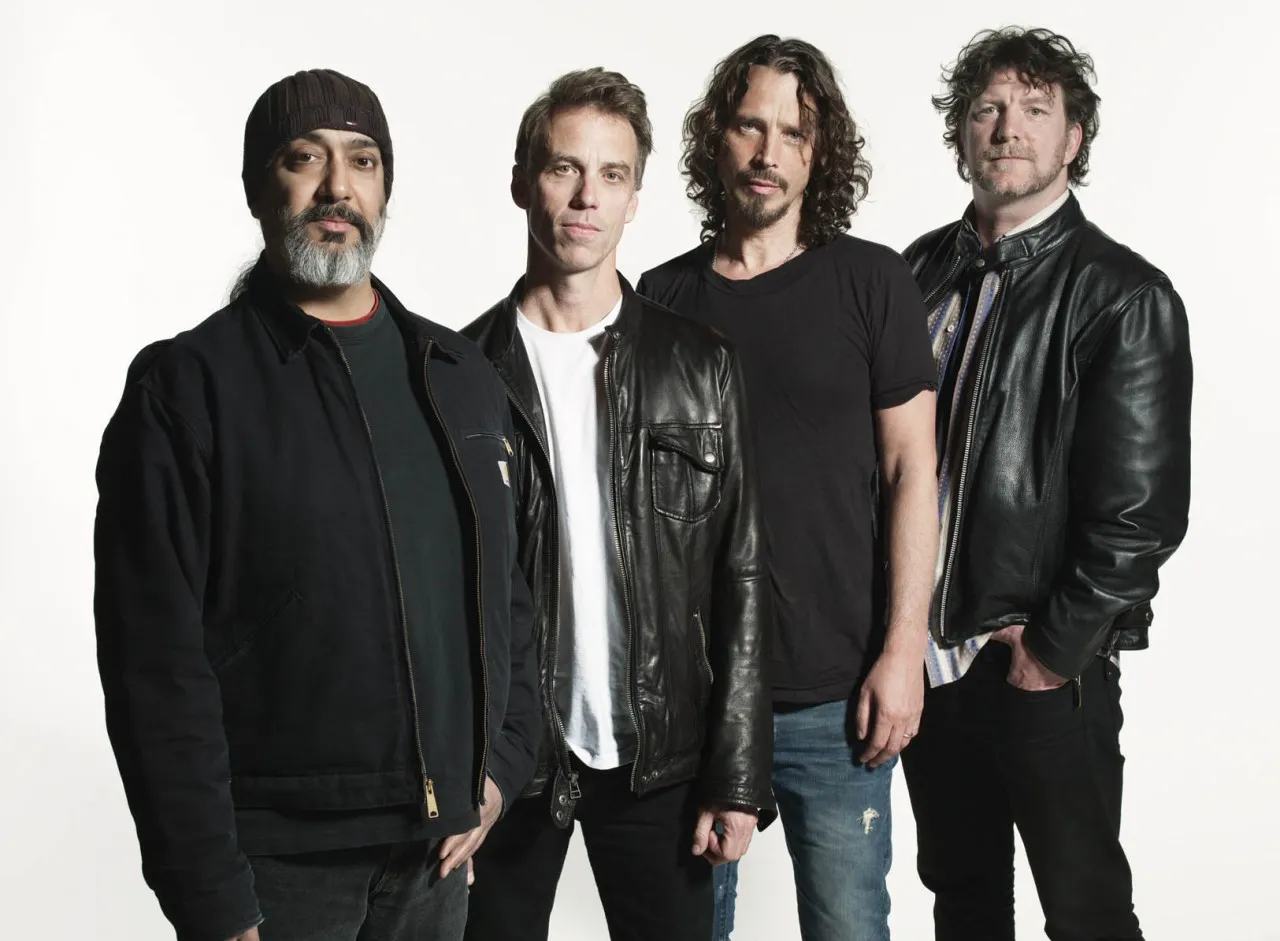 Мэтт Кэмерон раскрывает секреты игры на барабанах в песне Soundgarden