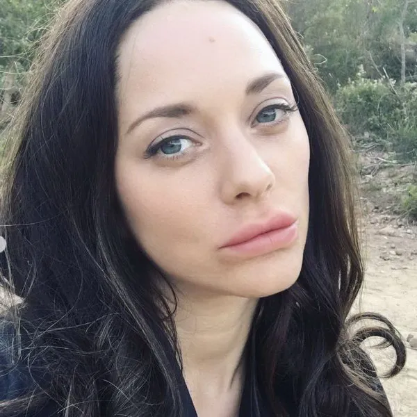 Марион Котийяр и Теодор Пеллерен в новом фильме Ни...