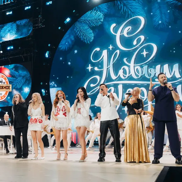 Новогоднее шоу «Звёзды Дорожного радио» на Пятом канале