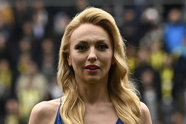 Певица Оля Полякова попала в ДТП по дороге в Одессу с дочерью