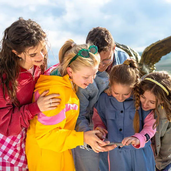 «Папины дочки» возглавили прокат, «Человек-бензопи...