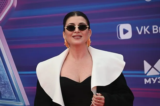 Жасмин: секреты крепкого брака и роль расстояния