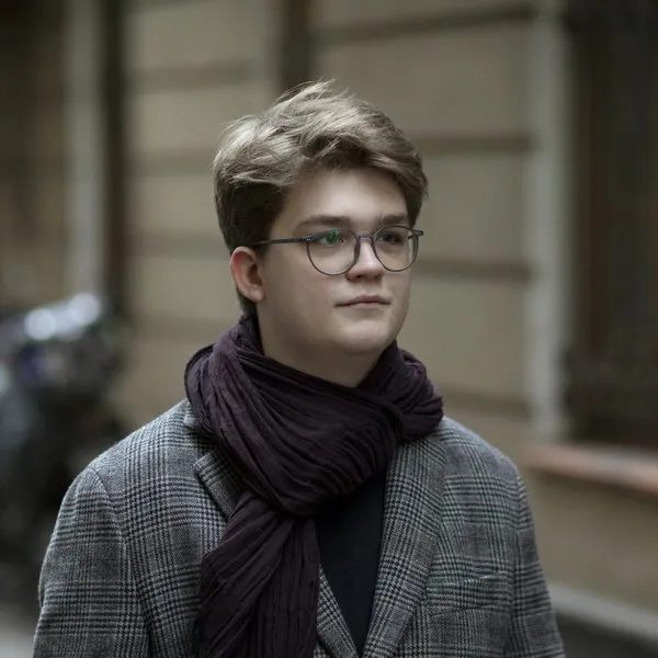 Концерт пианиста Петра Акулова в Филармо...