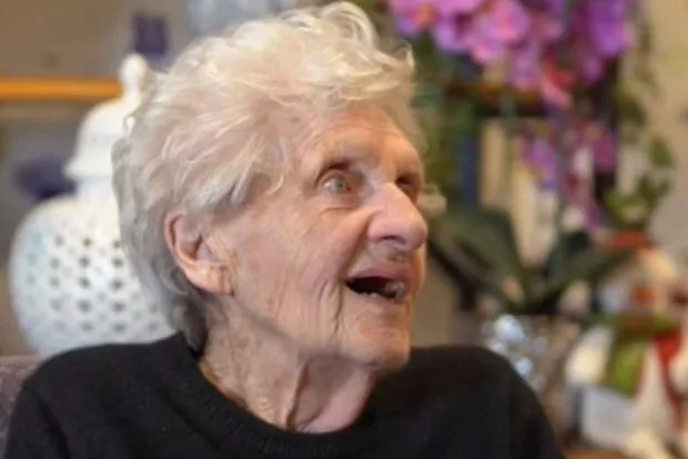 Робби Уильямс поговорил с 94-летней фанаткой