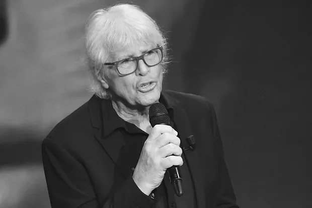 Ушел из жизни итальянский певец Сандро Д...