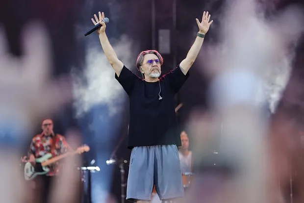 Шнуров: мат в песнях – не повод для запретов