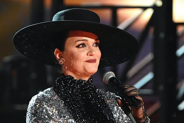 Слава сомневается в искренности Долиной ...