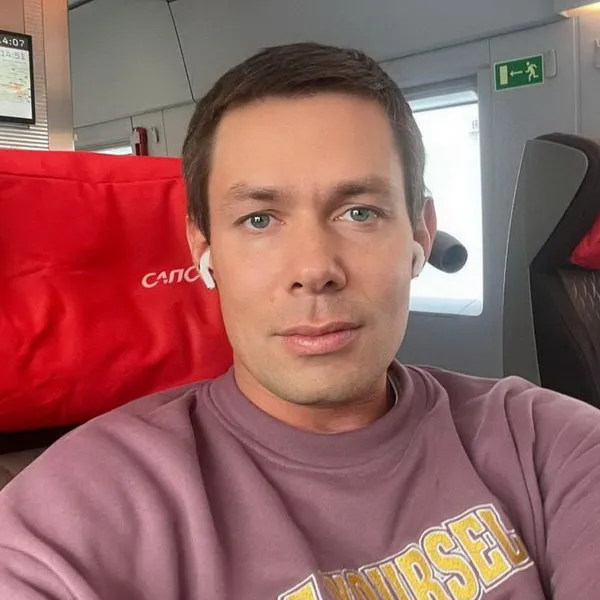 Стас Пьеха: От преследований фанатов до борьбы с з...