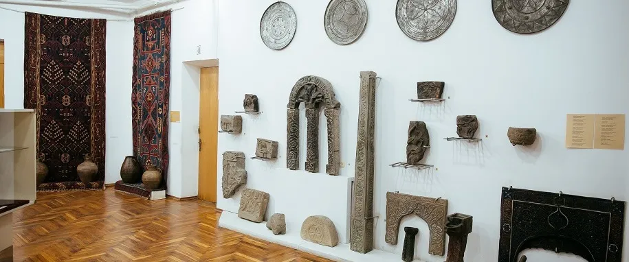 Культурные мероприятия у моря в Махачкале: выставки и концерты