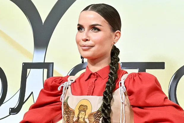 Куртукова: Лоза предлагал песню «Сосеночки», потом критиковал «Матушку»