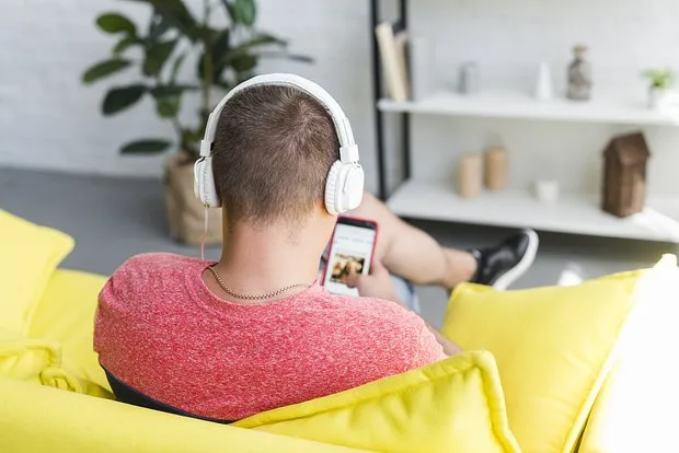 Украина блокирует российских исполнителей в стрими...