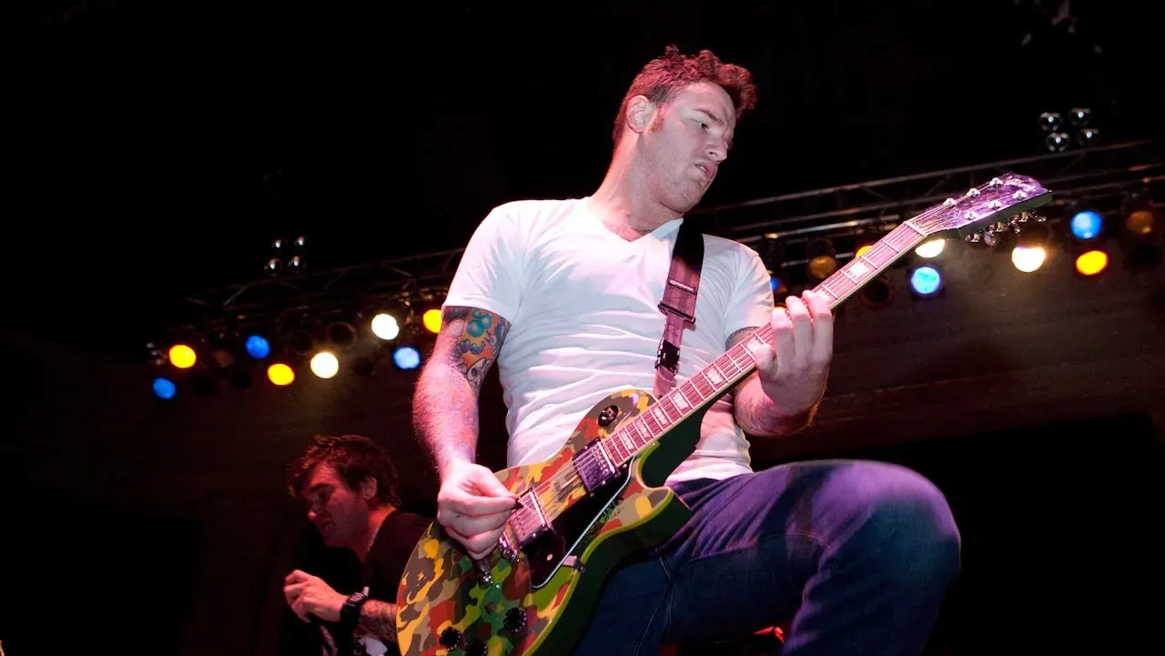 Умер гитарист и основатель New Found Glory Чад Гилберт