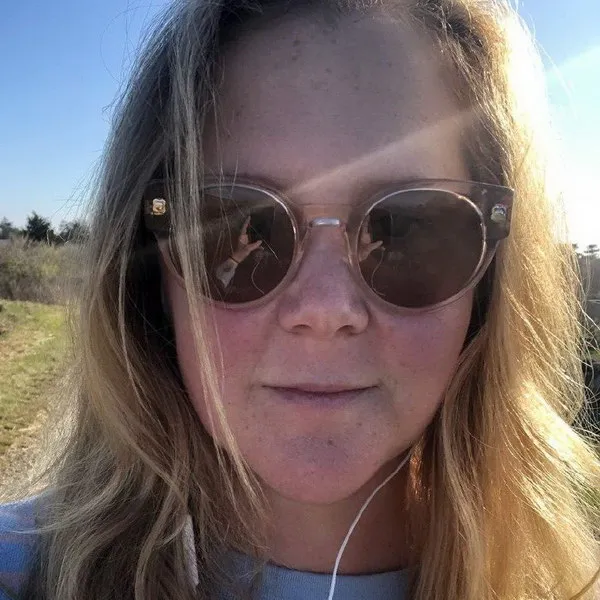 Эми Шумер разводится с мужем Кpисом Фише...