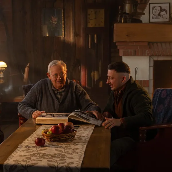 Юрий Стоянов и Виталий Карпанов записали дуэт для фильма «Родительский дом»