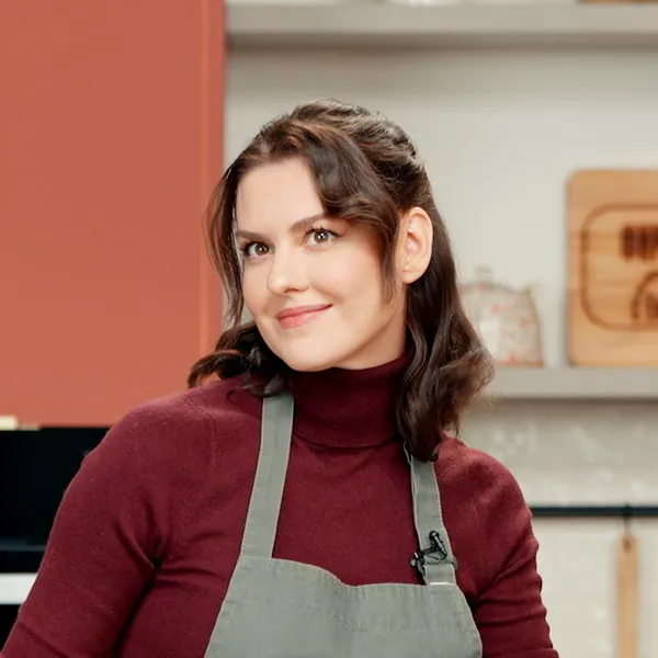 Актрисы Янина Студилина и Лянка Грыу в кулинарном ...